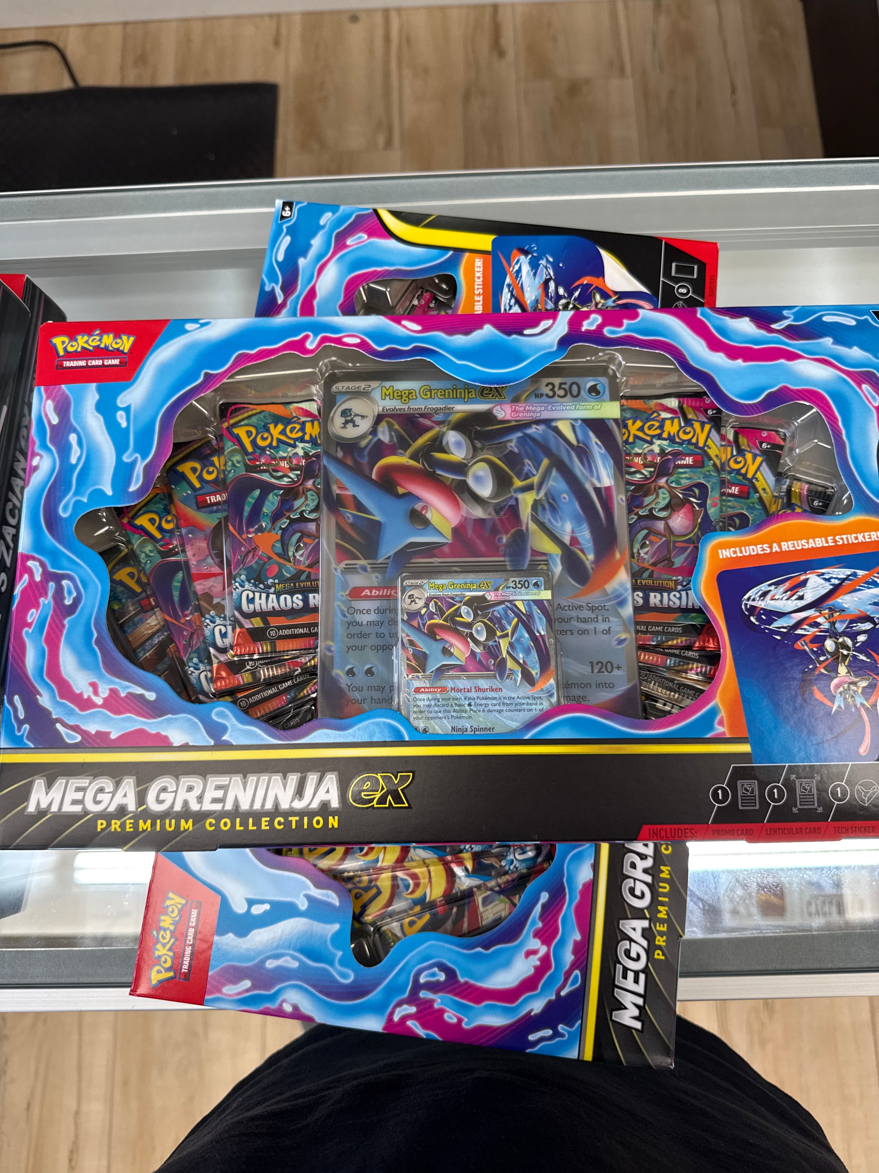 Mega Greninja EX box